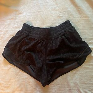 Lululemon Hotty Hot shorts 2.5”